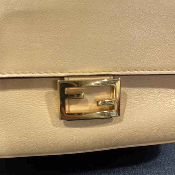 Fendi Baguette Leather Yellow Camera Bag (JB1396) - Picture 2 of 15